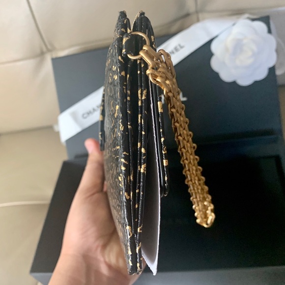 Brand new 19 A Chanel clutch - graffiti collection - Picture 4 of 6
